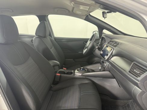 Used 2025 Nissan Leaf S FWD image 10