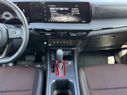 Certified 2026 Nissan Kicks SR FWD image 3