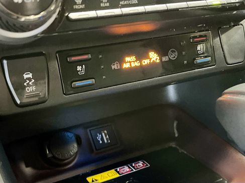 Used 2024 Toyota RAV4 Limited w/ Advanced Technology Package AWD/4WD image 21