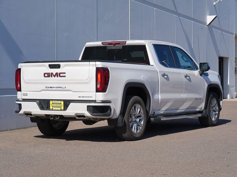 Used 2022 GMC Sierra 1500 Denali AWD/4WD image 3