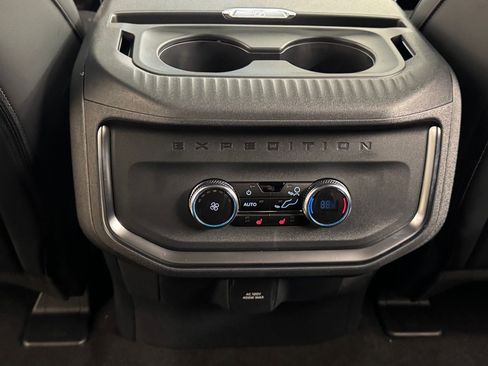 New 2025 Ford Expedition Platinum w/ Stealth Performance Package image 21