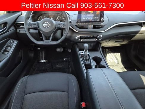 Used 2025 Nissan Altima 2.5 S FWD image 19