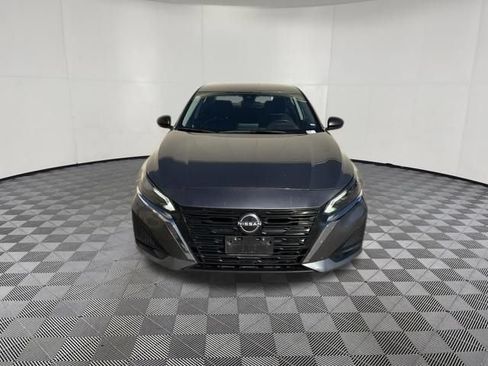 Used 2024 Nissan Altima 2.5 SV FWD image 13