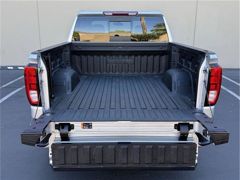 Used 2022 GMC Sierra 1500 Elevation w/ Preferred Package AWD/4WD image 22