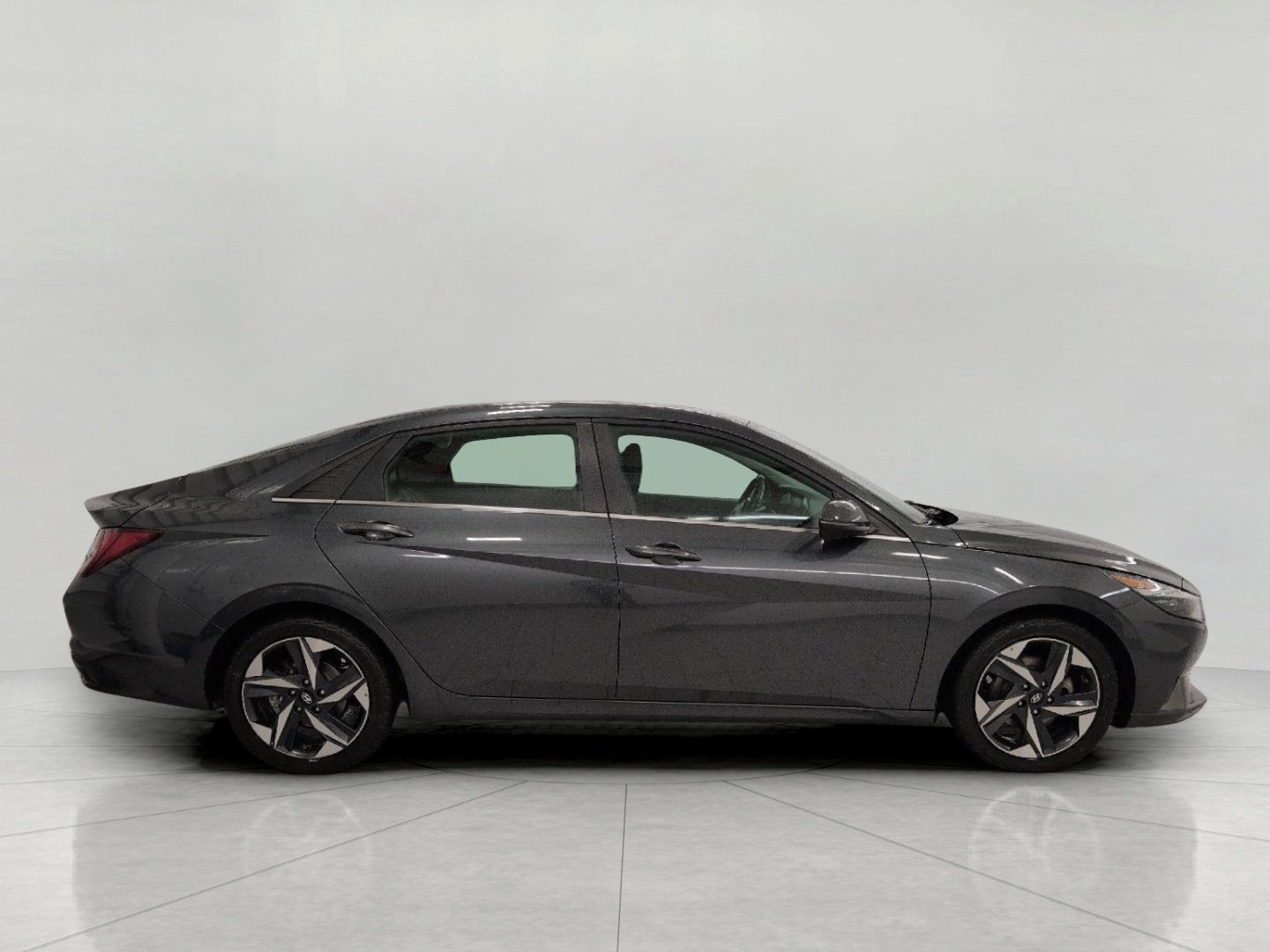 Used 2023 Hyundai Elantra Limited FWD image 12
