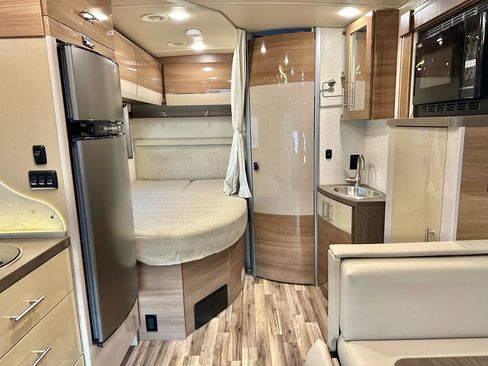 Used 2016 Mercedes-Benz Sprinter 3500 image 27