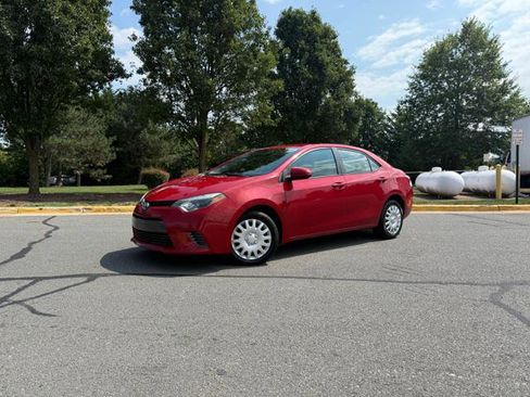Used 2015 Toyota Corolla LE image 1