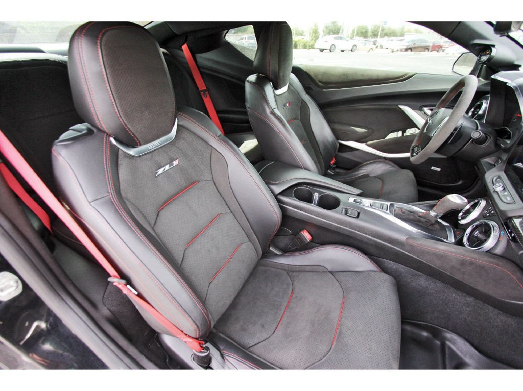 Used 2020 Chevrolet Camaro ZL1 RWD image 12