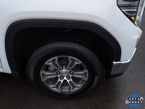 Used 2025 GMC Sierra 1500 SLT image 3