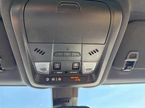 Used 2024 Chevrolet Equinox Premier image 19