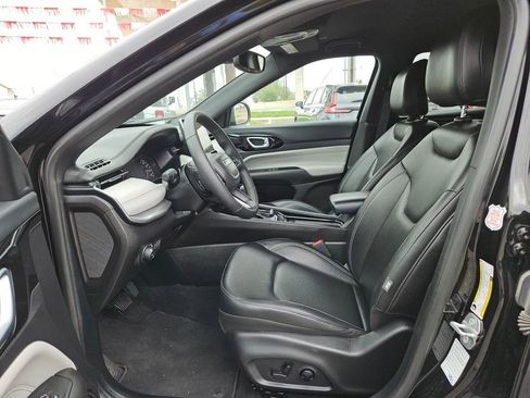 Used 2025 Jeep Compass Limited AWD/4WD image 11