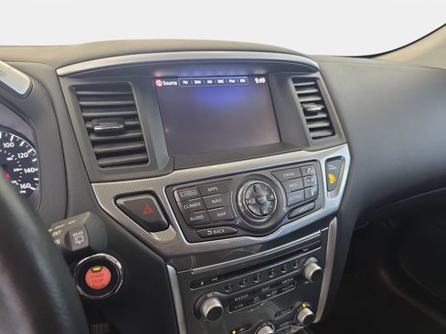 Used 2018 Nissan Pathfinder SL FWD image 20