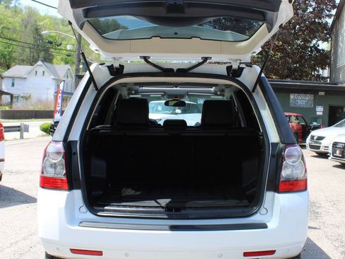 Used 2011 Land Rover LR2 HSE AWD/4WD image 27