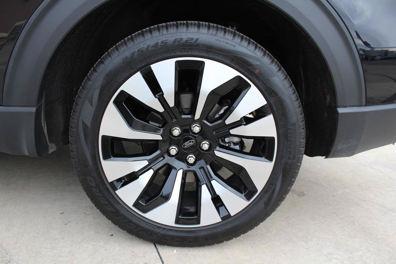 Used 2025 Ford Explorer Platinum w/ LUX Leather Package AWD/4WD image 44