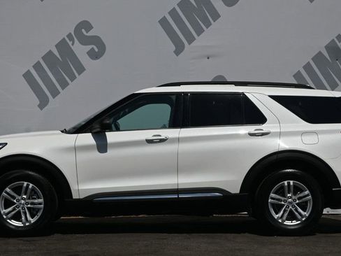 Used 2023 Ford Explorer XLT image 6