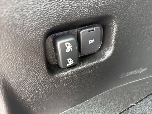 Used 2023 Ford Edge SEL image 32