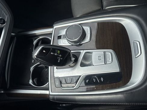 Used 2020 BMW 740i RWD image 28