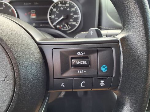 Used 2024 Nissan Rogue SV image 14