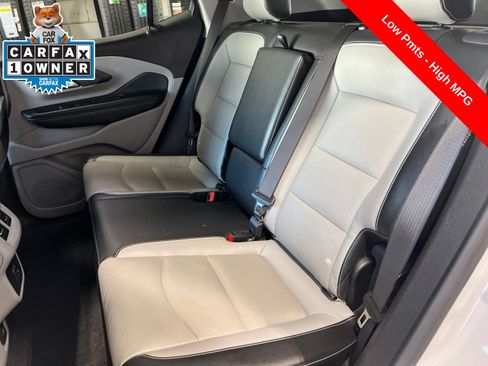 Used 2022 GMC Terrain SLT w/ LPO, Floor Liner Package FWD image 21