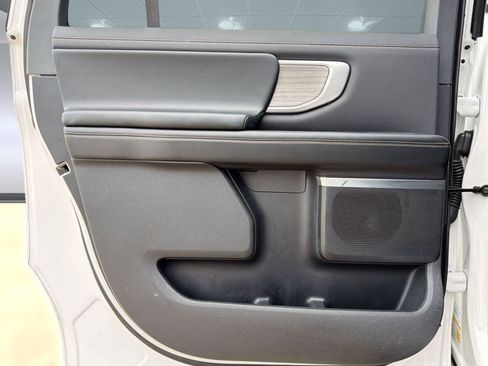 Certified 2025 Ford Expedition Max Platinum image 18