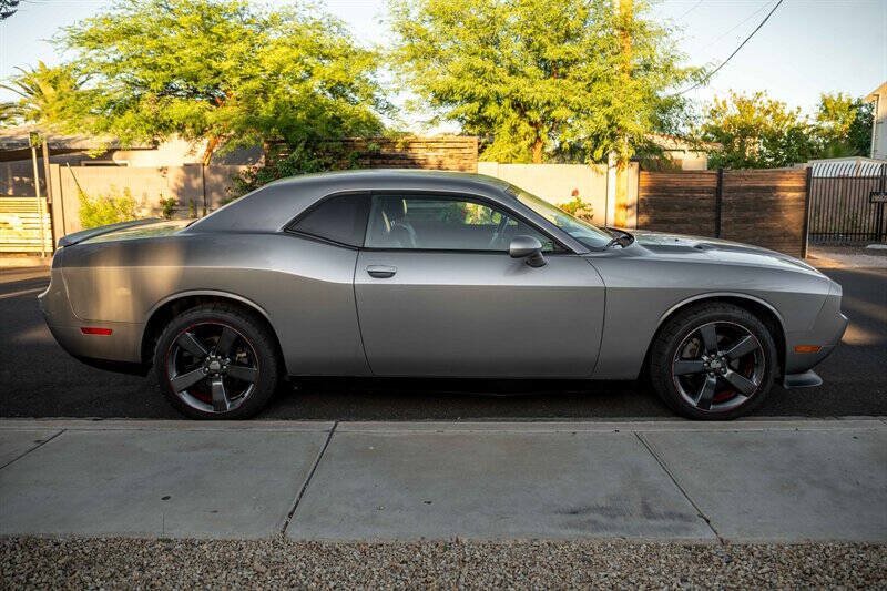 Used 2013 Dodge Challenger SXT RWD image 6