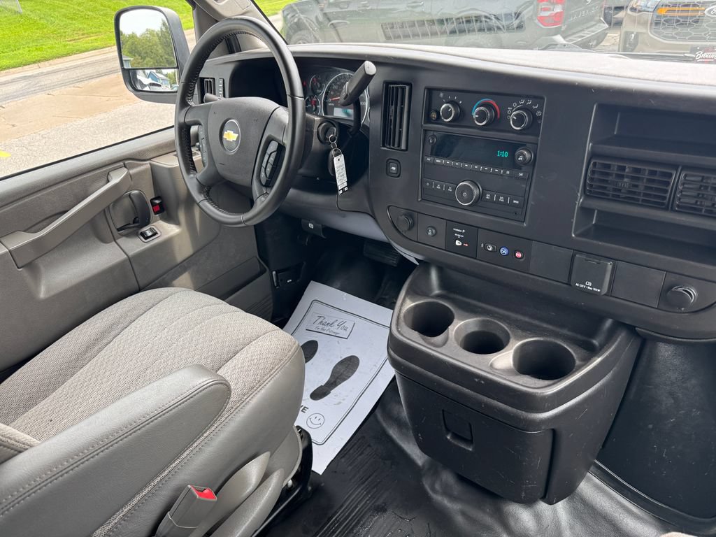 Used 2022 Chevrolet Express 3500 Extended w/ Driver Convenience Package RWD image 24
