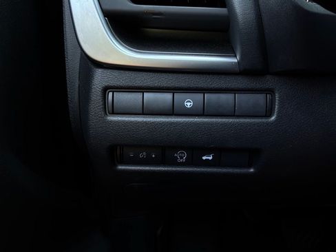 Used 2025 Nissan Rogue SV FWD image 22