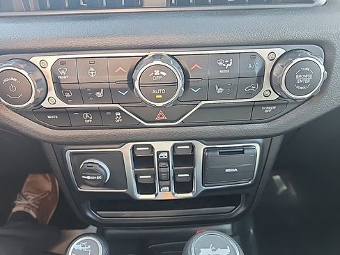 New 2025 Jeep Wrangler Sport S image 31