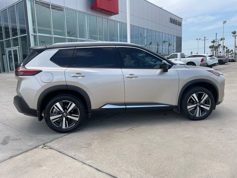 Certified 2021 Nissan Rogue SL w/ Premium Package FWD image 2