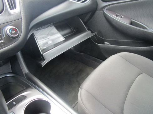 Used 2018 Chevrolet Malibu LT image 15