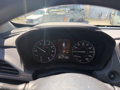 Used 2025 Subaru Crosstrek 2.0i Premium image 15