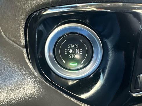 Used 2025 GMC Sierra 1500 Elevation image 32