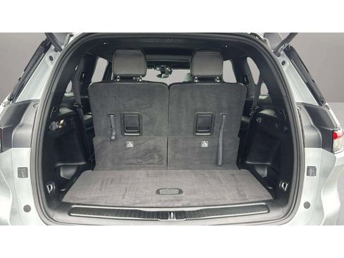 Used 2023 Jeep Grand Cherokee L Laredo image 9