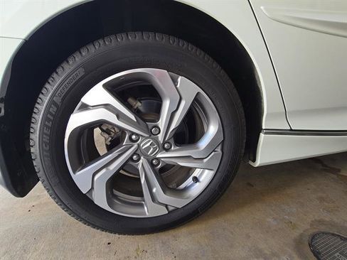 Used 2018 Honda Accord EX-L image 26