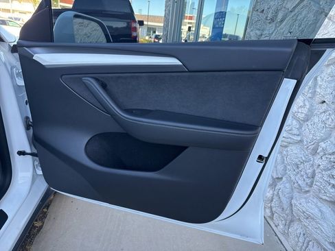Used 2023 Tesla Model Y Long Range image 30