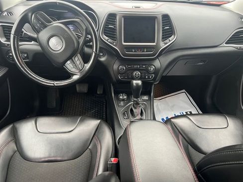 Used 2021 Jeep Cherokee Trailhawk image 10