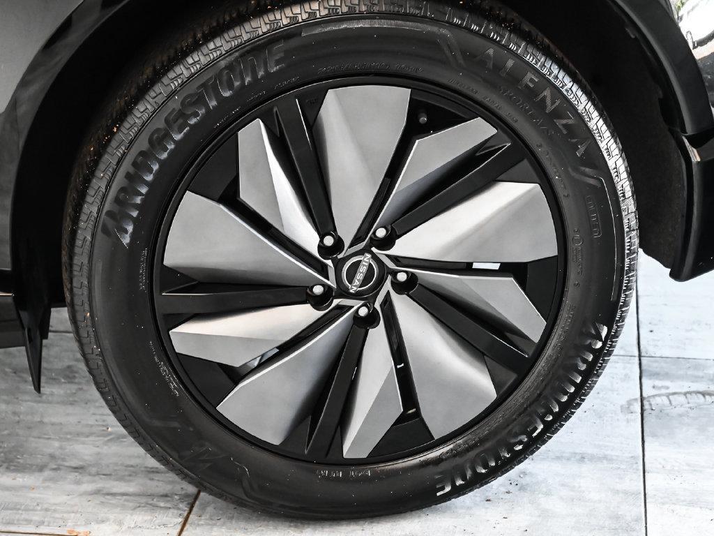Used 2023 Nissan Ariya AWD image 8
