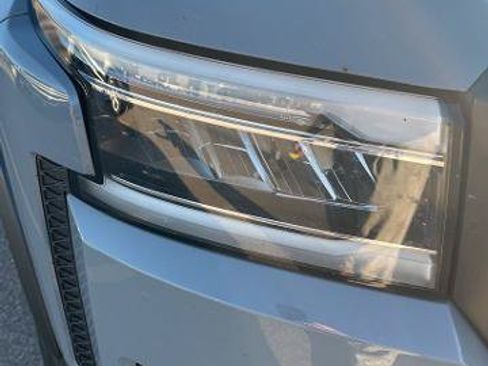 Used 2023 Nissan Frontier PRO-4X w/ Pro Convenience Package AWD/4WD image 3