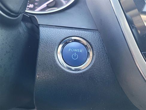 Used 2021 Toyota Camry XLE image 19