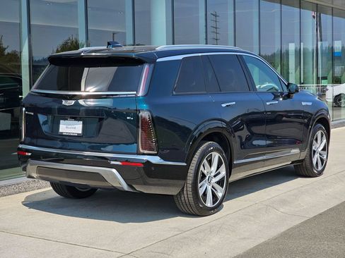 New 2027 Cadillac Vistiq Luxury AWD/4WD image 5