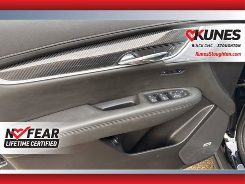 Used 2024 Cadillac XT6 Sport w/ Technology Package image 19