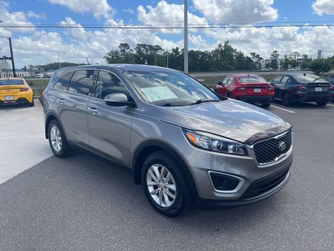 Used 2018 Kia Sorento L FWD image 3