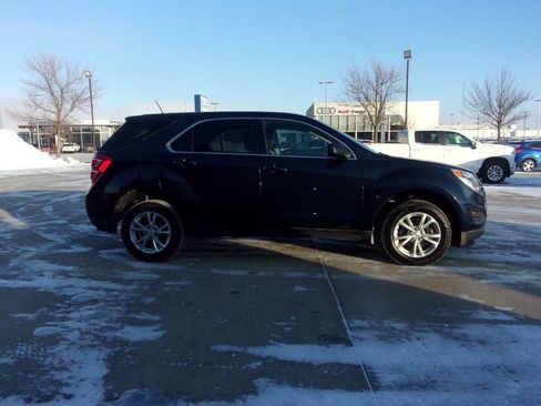 Used 2017 Chevrolet Equinox LS image 5