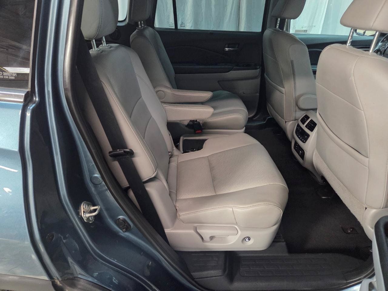 Used 2018 Honda Pilot Elite image 17