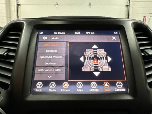 Used 2019 Jeep Cherokee Trailhawk AWD/4WD image 32