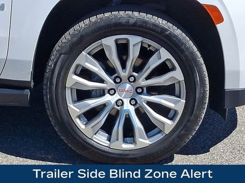 Used 2022 GMC Yukon XL Denali AWD/4WD image 28