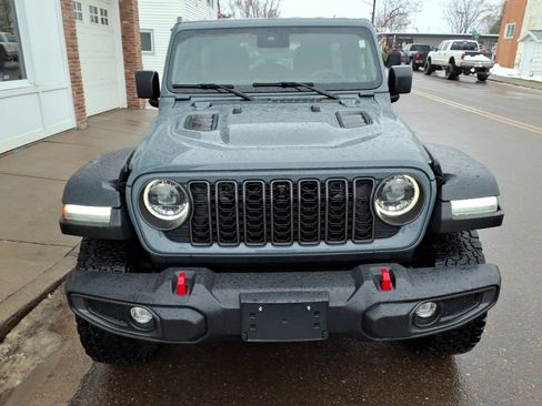 Used 2024 Jeep Wrangler Unlimited Rubicon w/ Technology Group image 3