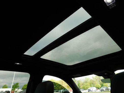 Certified 2024 Chevrolet Traverse Z71 w/ Enhanced Driving Package AWD/4WD image 6