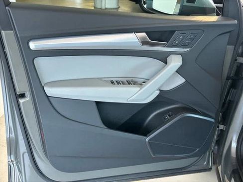 Certified 2025 Audi Q5 2.0T Premium image 10