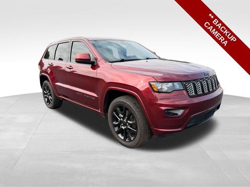Used 2020 Jeep Grand Cherokee Altitude AWD/4WD image 9